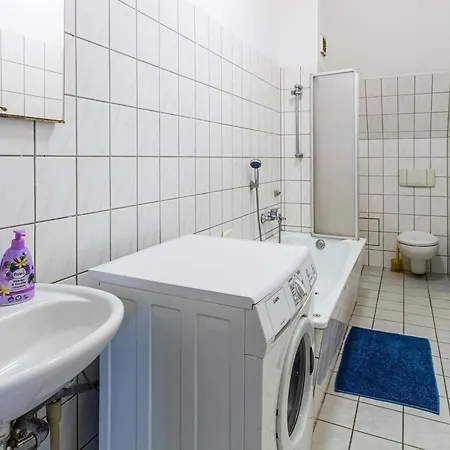 Enjoy Your With Dkn - Mon-sun - Late Night Check-in - Multilanguage - Near Railway Station - Witamy Serdecznie Apartment *