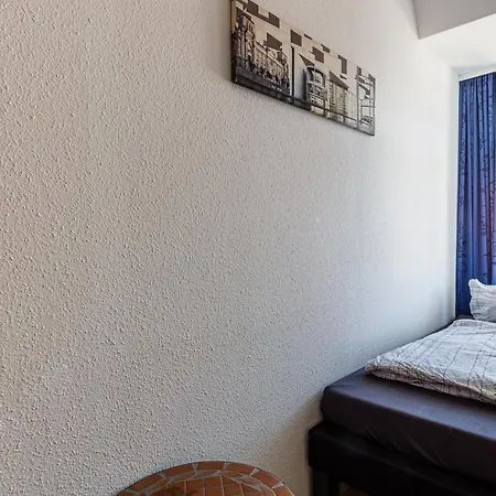 Enjoy Your With Dkn - Mon-sun - Late Night Check-in - Multilanguage - Near Railway Station - Witamy Serdecznie Apartamento *